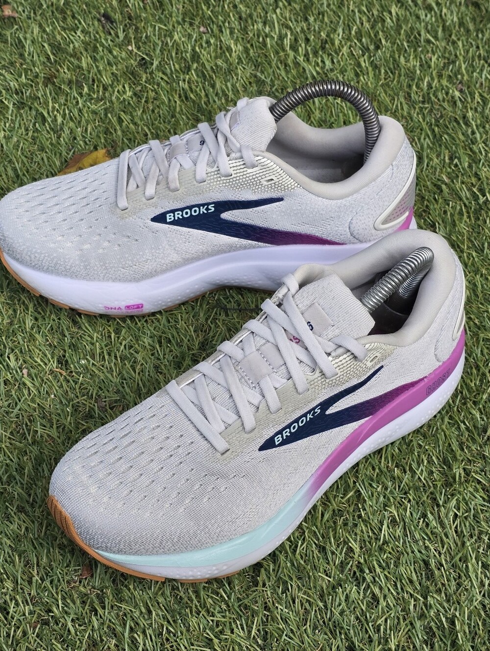 BROOKS GHOST 16 - Womens Sneakers - SIZE 7.5 (D WIDE )